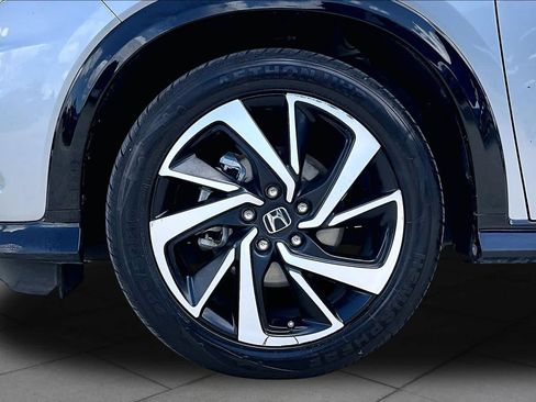 Used 2019 Honda HR-V Sport image 10