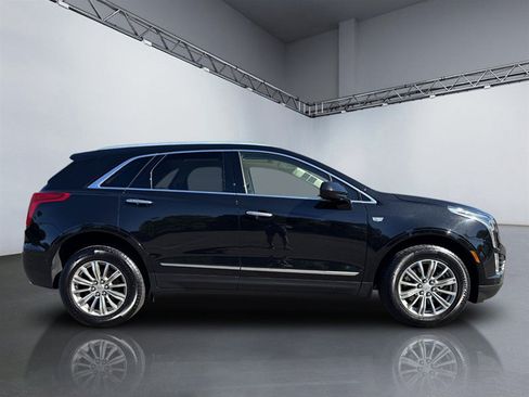Used 2017 Cadillac XT5 Luxury w/ LPO, Wheel Lock Package AWD/4WD image 3