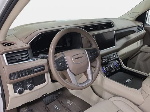 Used 2023 GMC Yukon XL Denali AWD/4WD image 13