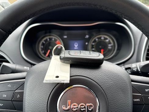 Used 2022 Jeep Cherokee Trailhawk w/ Trailer Tow Group AWD/4WD image 30