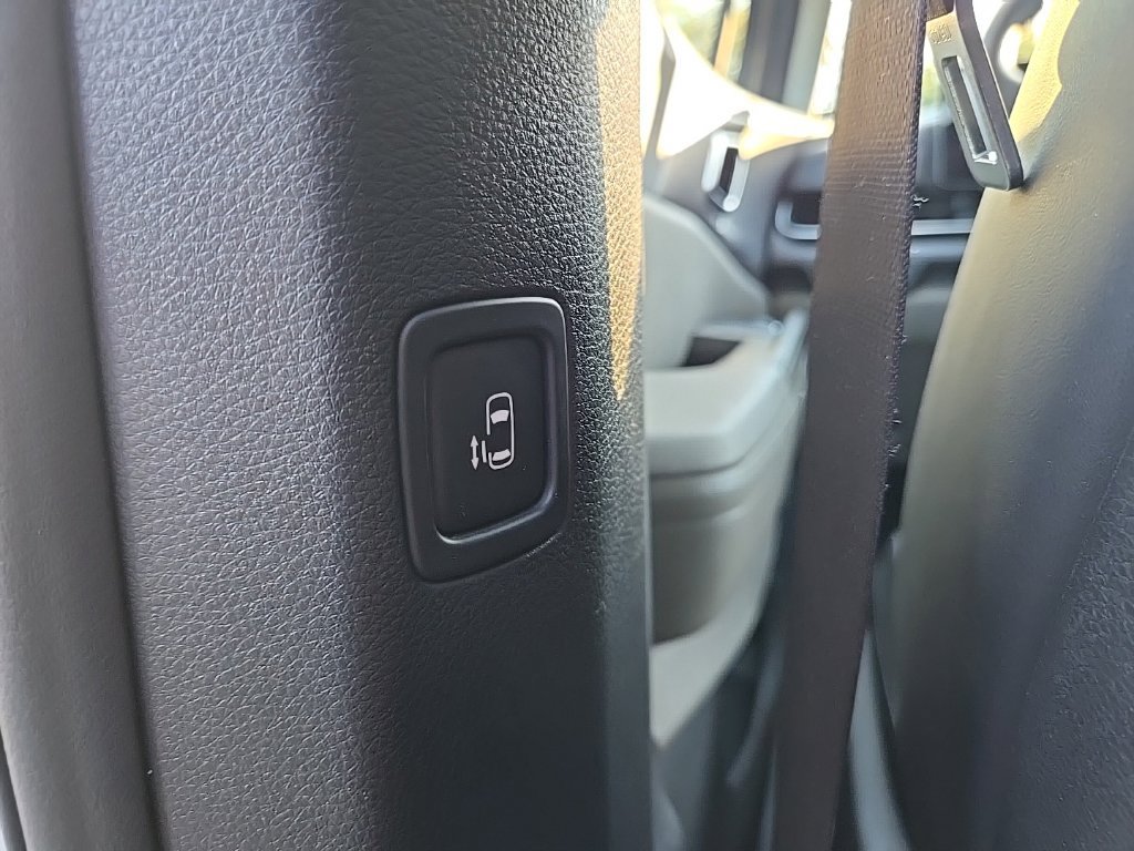 Certified 2026 Kia Carnival EX FWD image 31