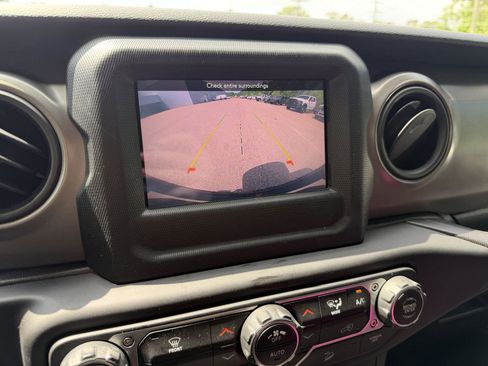 Used 2021 Jeep Wrangler Sport AWD/4WD image 11