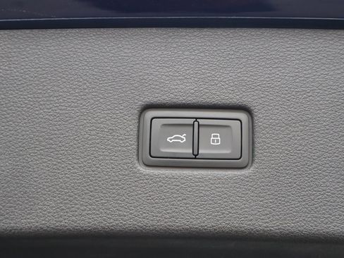 Used 2019 Audi Q8 Prestige image 13