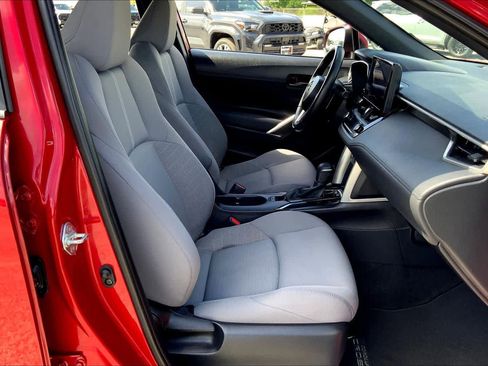 Used 2024 Toyota Corolla Cross SE image 9