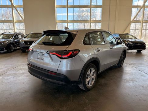 Used 2024 Honda HR-V LX image 3