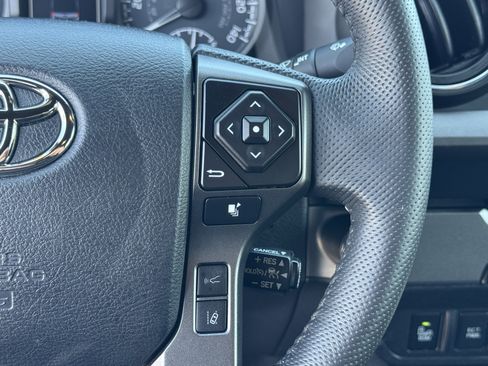 Used 2023 Toyota Tacoma TRD Off-Road w/ Technology Package RWD image 21