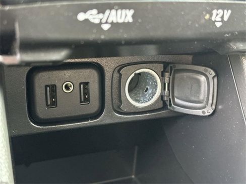 Used 2022 Buick Encore Preferred w/ Safety Package image 36