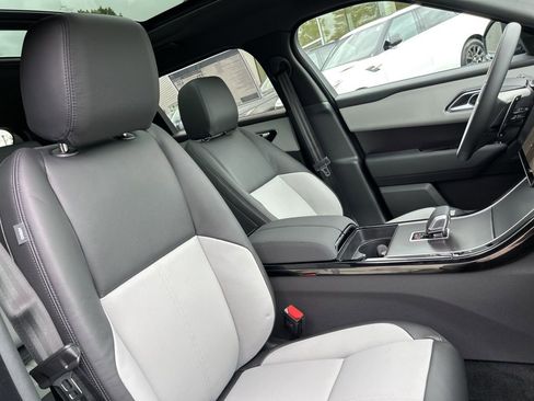 New 2026 Land Rover Range Rover Velar Dynamic SE image 21