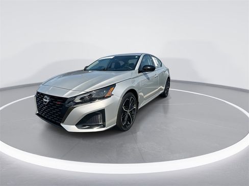 Used 2024 Nissan Altima 2.5 SR image 4