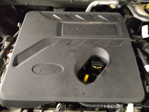Used 2020 Ford Escape SE FWD image 30