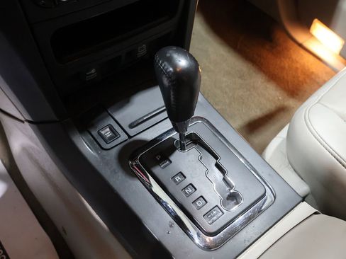 Used 2007 Chrysler Pacifica Touring image 26