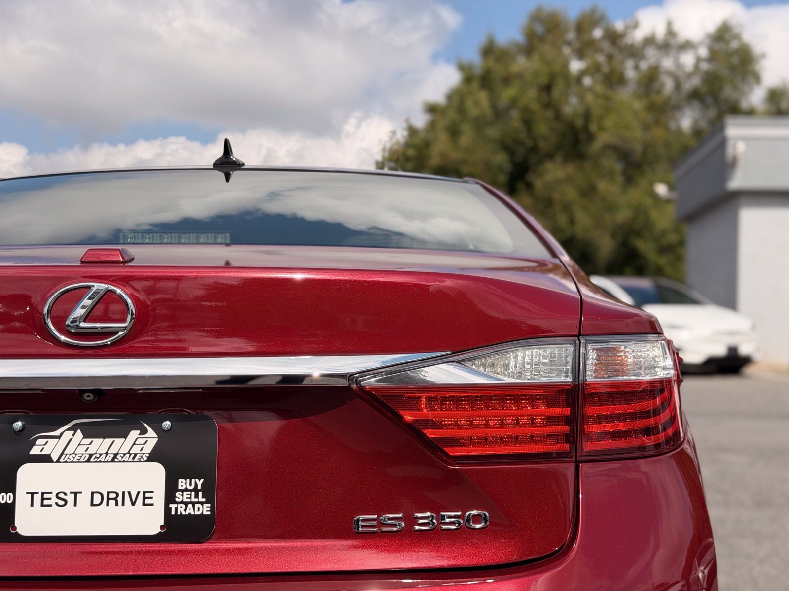 Used 2015 Lexus ES 350 w/ Ultra Luxury Package FWD image 10