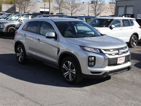 Used 2023 Mitsubishi Outlander Sport ES image 3