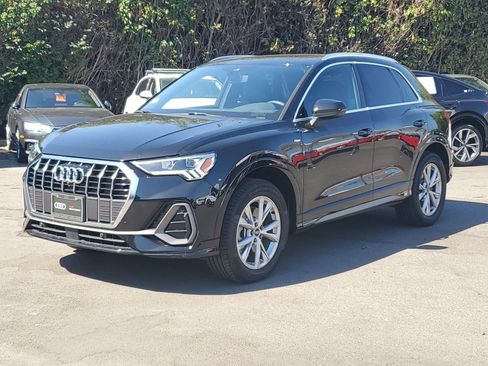 Used 2025 Audi Q3 2.0T Premium Plus w/ Premium Plus Package AWD/4WD image 2