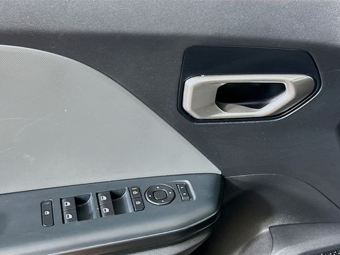 Used 2025 Kia K4 FWD image 15