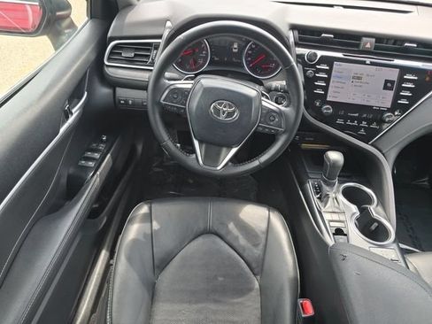 Used 2018 Toyota Camry XSE FWD image 4