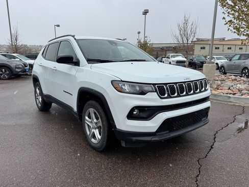 Used 2024 Jeep Compass Latitude image 1