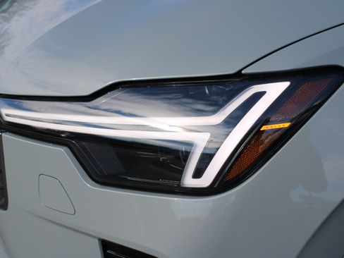 New 2026 Volvo XC90 T8 Plus w/ Protection Package Premier image 58