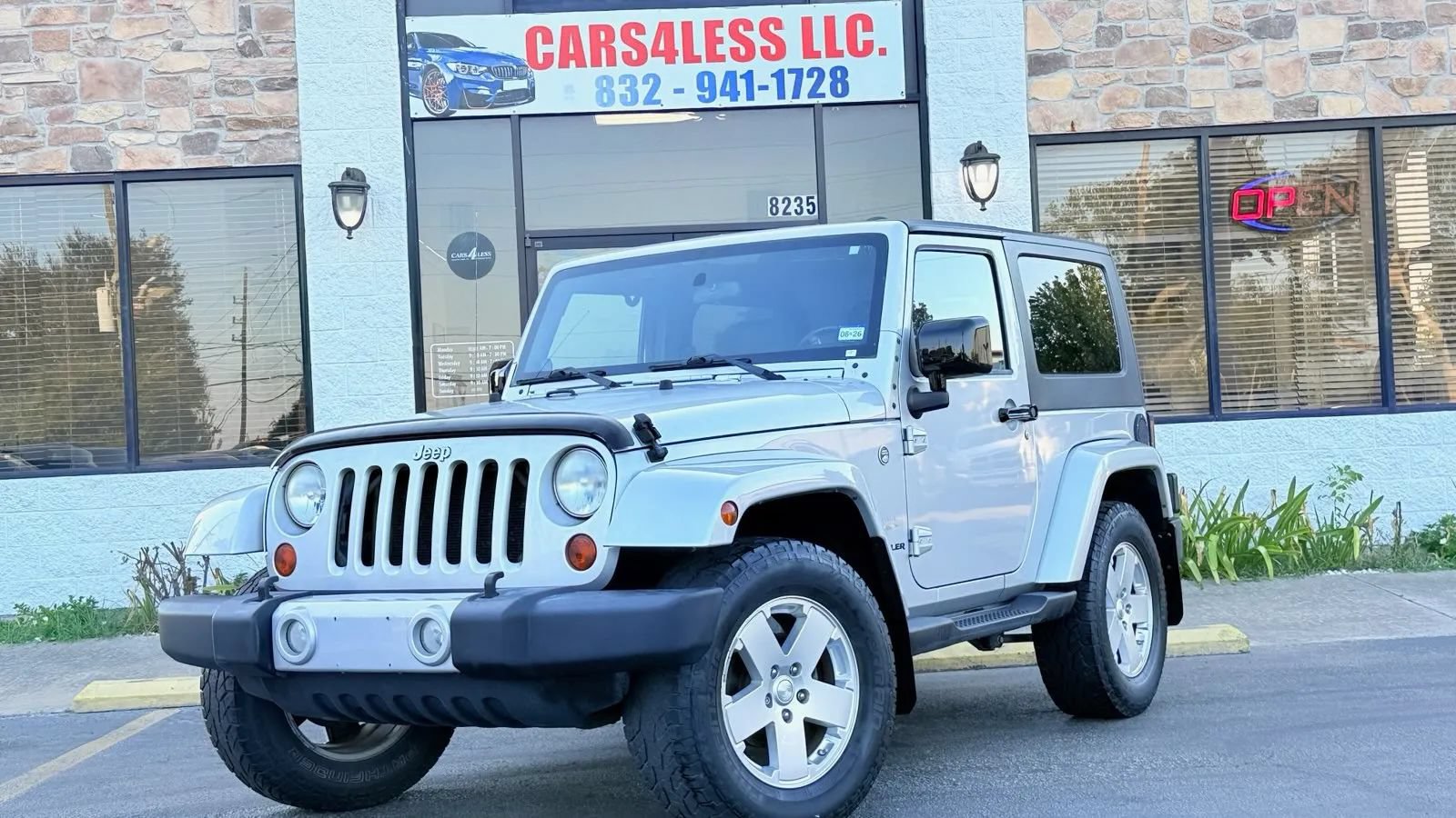 Used 2010 Jeep Wrangler Sahara w/ Trailer Tow Group AWD/4WD image 2