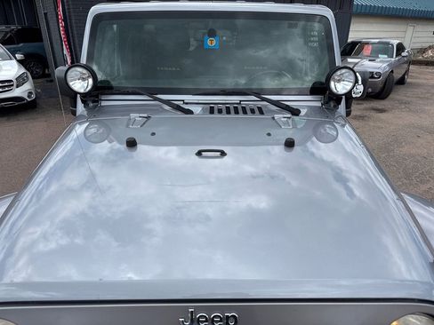 Used 2014 Jeep Wrangler Unlimited Sahara w/ Connectivity Group AWD/4WD image 47