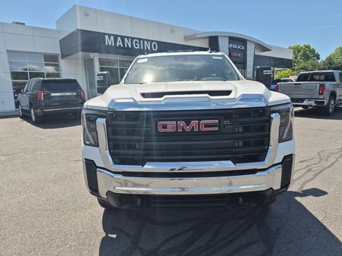 Used 2026 GMC Sierra 3500 Pro w/ Convenience Package AWD/4WD image 9