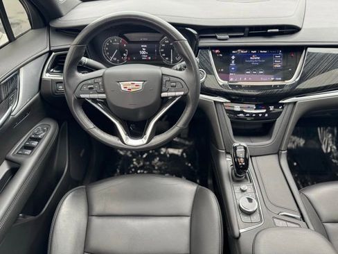 Used 2022 Cadillac XT6 Premium Luxury image 15