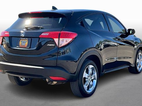 Used 2017 Honda HR-V LX image 2