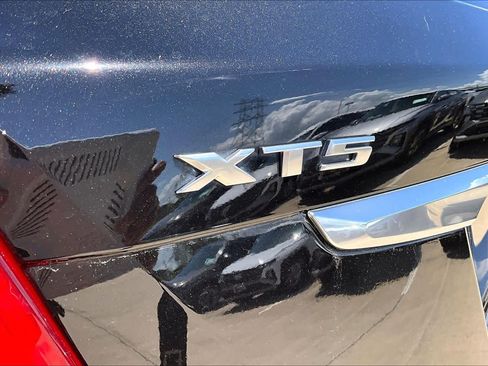 Used 2017 Cadillac XT5 FWD image 29