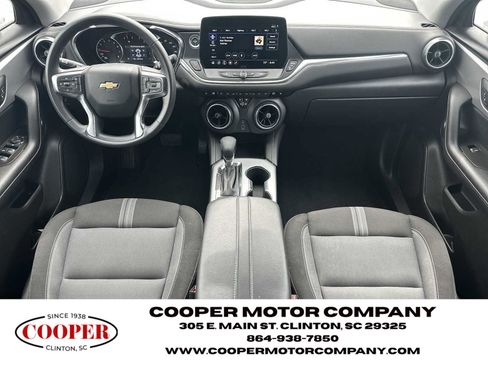 Used 2025 Chevrolet Blazer LT FWD image 21