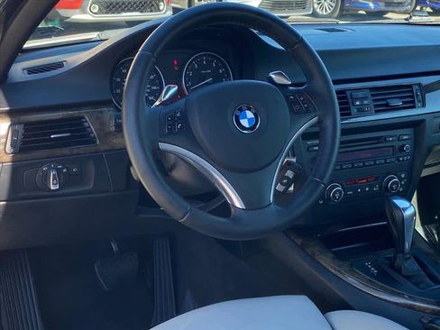 Used 2009 BMW 328i Convertible image 9