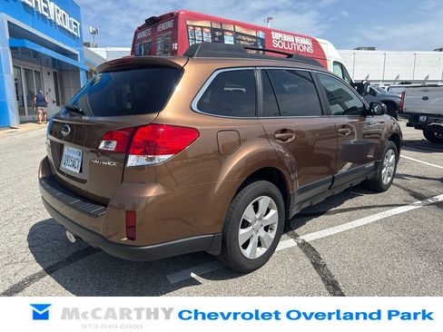 Used 2012 Subaru Outback 2.5i Premium w/ All-Weather Pkg AWD/4WD image 3