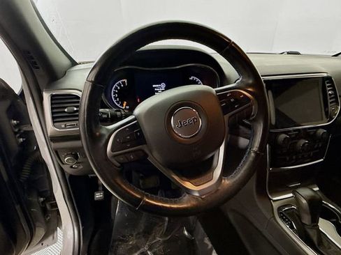 Used 2020 Jeep Grand Cherokee Laredo image 11