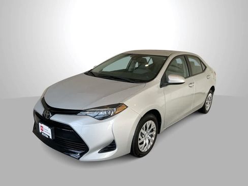 Used 2019 Toyota Corolla LE image 1