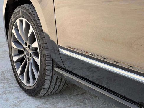 Used 2021 Lincoln Navigator L Reserve AWD/4WD image 42