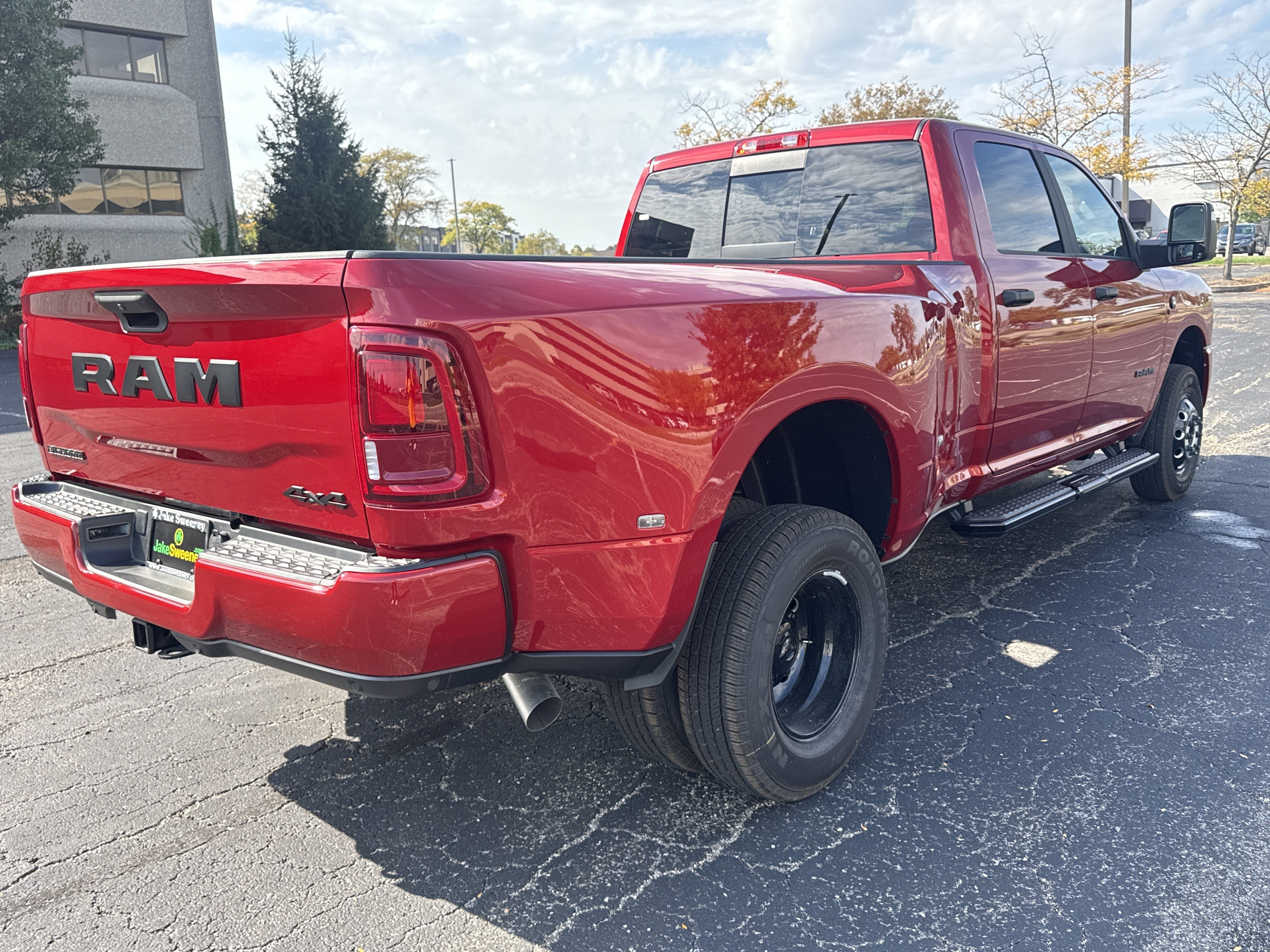 New 2027 RAM 3500 Big Horn AWD/4WD image 7