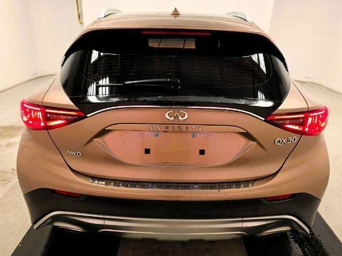 Used 2018 INFINITI QX30 Premium w/ Cargo Package image 3