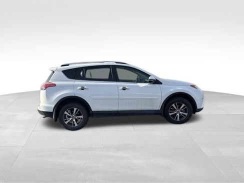 Used 2018 Toyota RAV4 XLE image 6