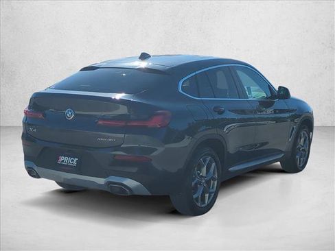 Certified 2025 BMW X4 xDrive30i w/ Premium Package image 5