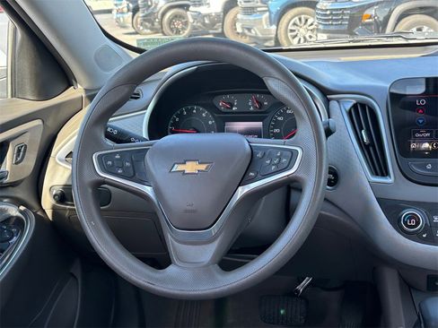 Used 2022 Chevrolet Malibu LT image 26