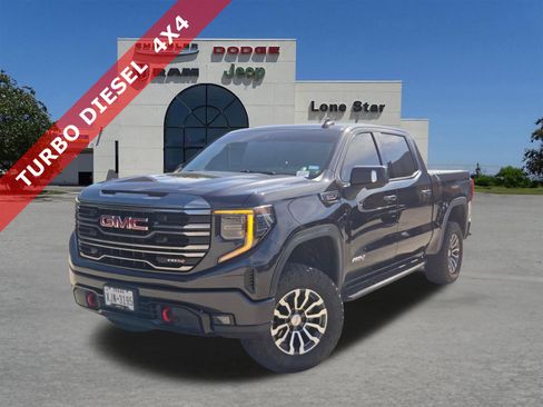Used 2022 GMC Sierra 1500 AT4 w/ AT4 Preferred Package AWD/4WD image 1
