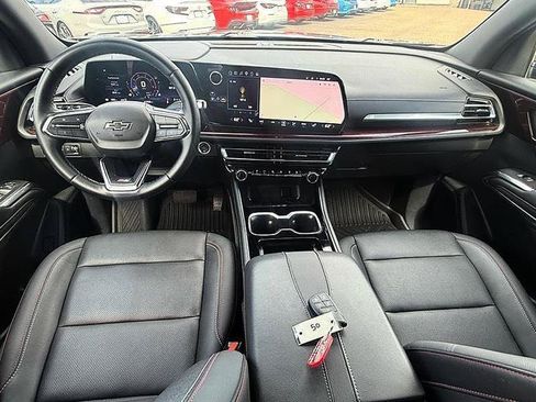 Used 2024 Chevrolet Traverse Z71 AWD/4WD image 10