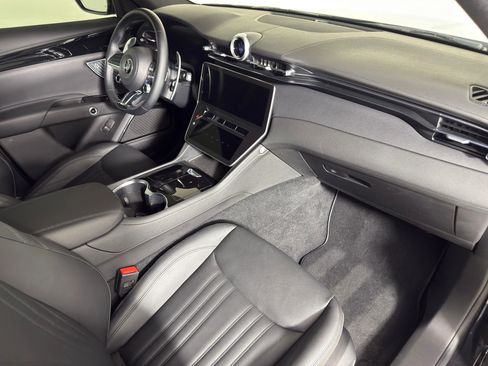 Used 2023 Maserati Grecale Modena image 20
