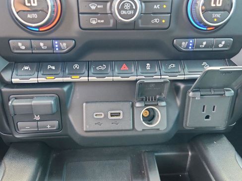 Used 2019 Chevrolet Silverado 1500 LTZ w/ LTZ Plus Package AWD/4WD image 27