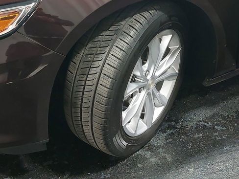 Used 2020 Chevrolet Malibu LT image 32