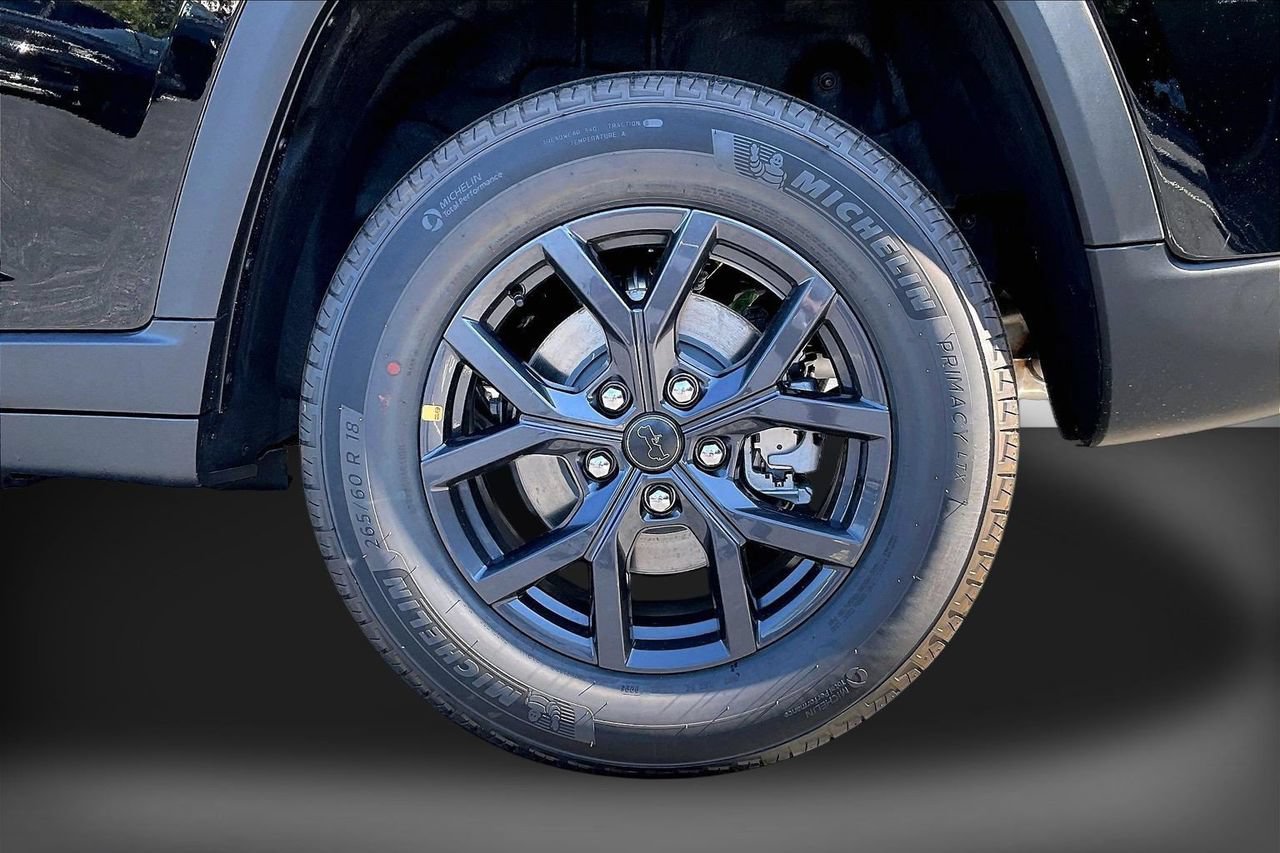 New 2027 Jeep Grand Cherokee Altitude AWD/4WD image 30