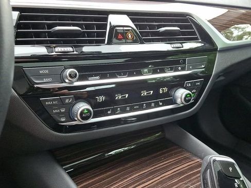 Used 2023 BMW 530i w/ Premium Package RWD image 19
