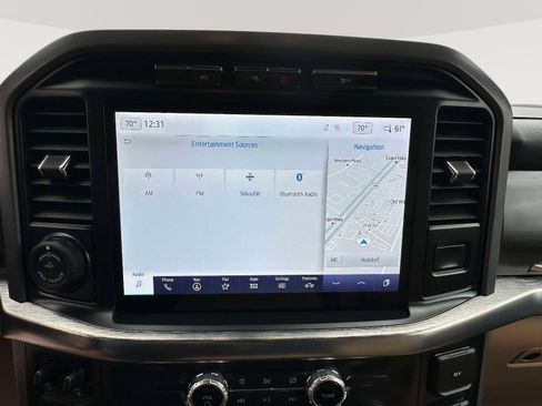 Used 2022 Ford F150 Lariat w/ Equipment Group 502A High image 9