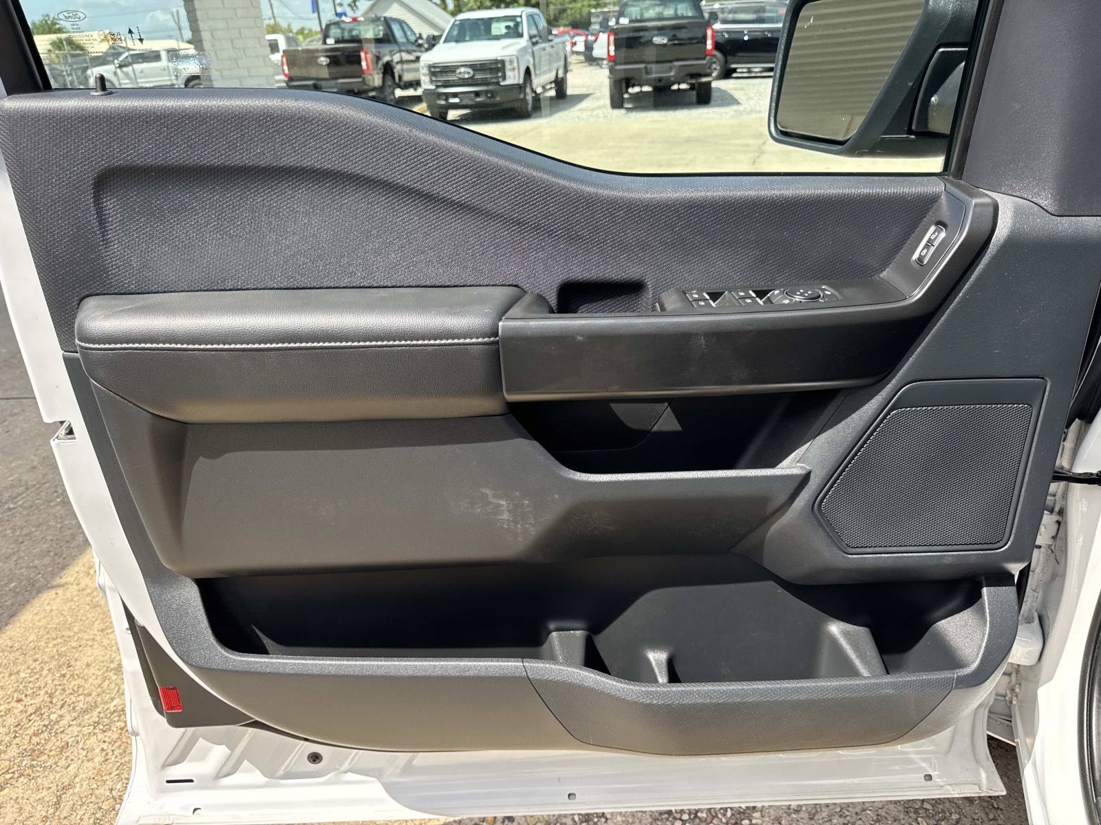 Used 2025 Ford F150 STX w/ Equipment Group 200A RWD image 18