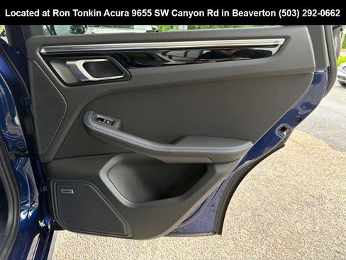 Used 2025 Porsche Macan Turbo AWD/4WD image 30