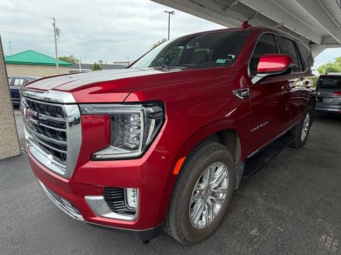Used 2022 GMC Yukon SLT w/ SLT Premium Package AWD/4WD image 2